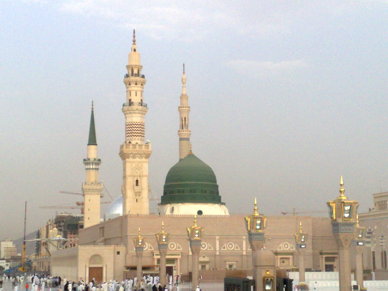 Al-Masjid an-Nabawi courtyard with pilgrims and the Green Dome, Al-Madinah al-Munawwarah
